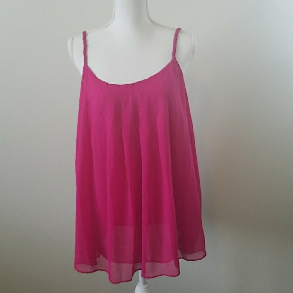 Lane Byant top.